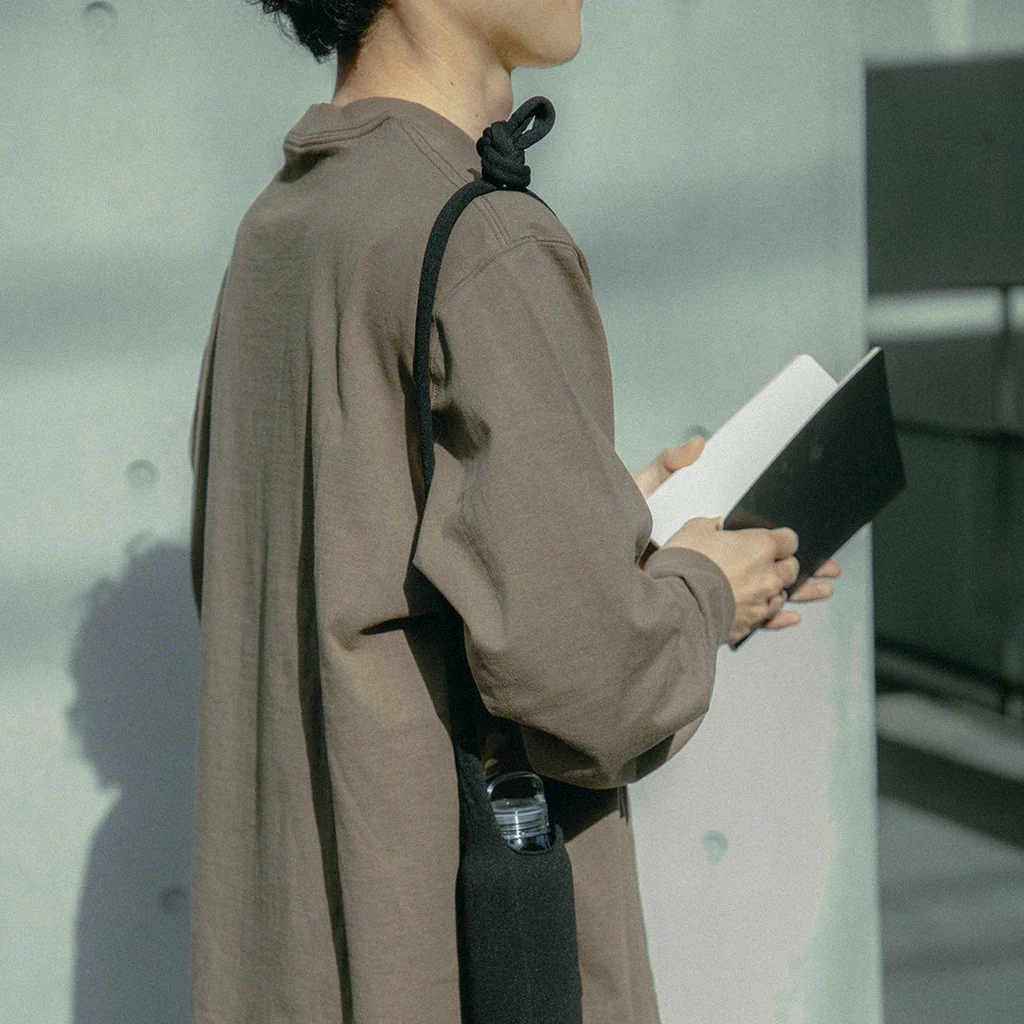 FUTO BOTTLE SLING BAG NL - Image 4